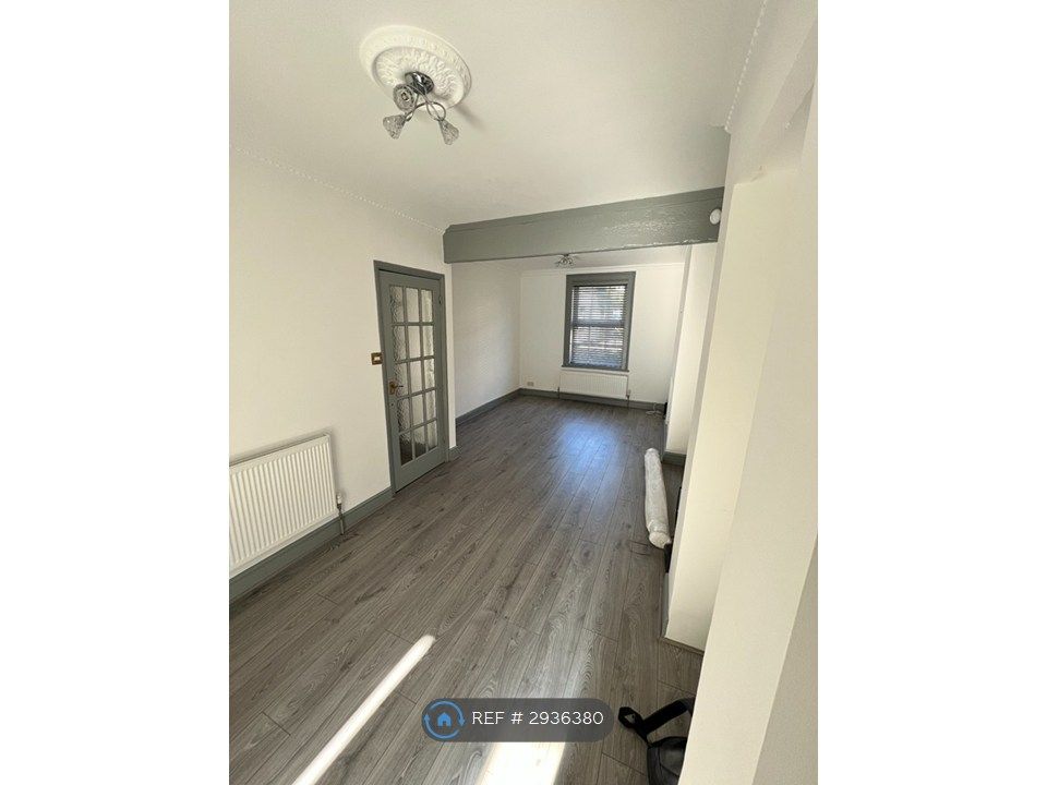 Property photo 3 of 11 Living / Dining Area