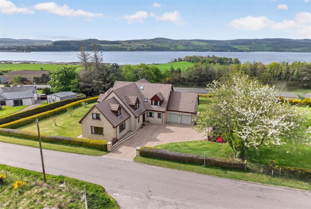 Property photo 3 of 32 26-Redlands-Beauly-Firth-View.Png