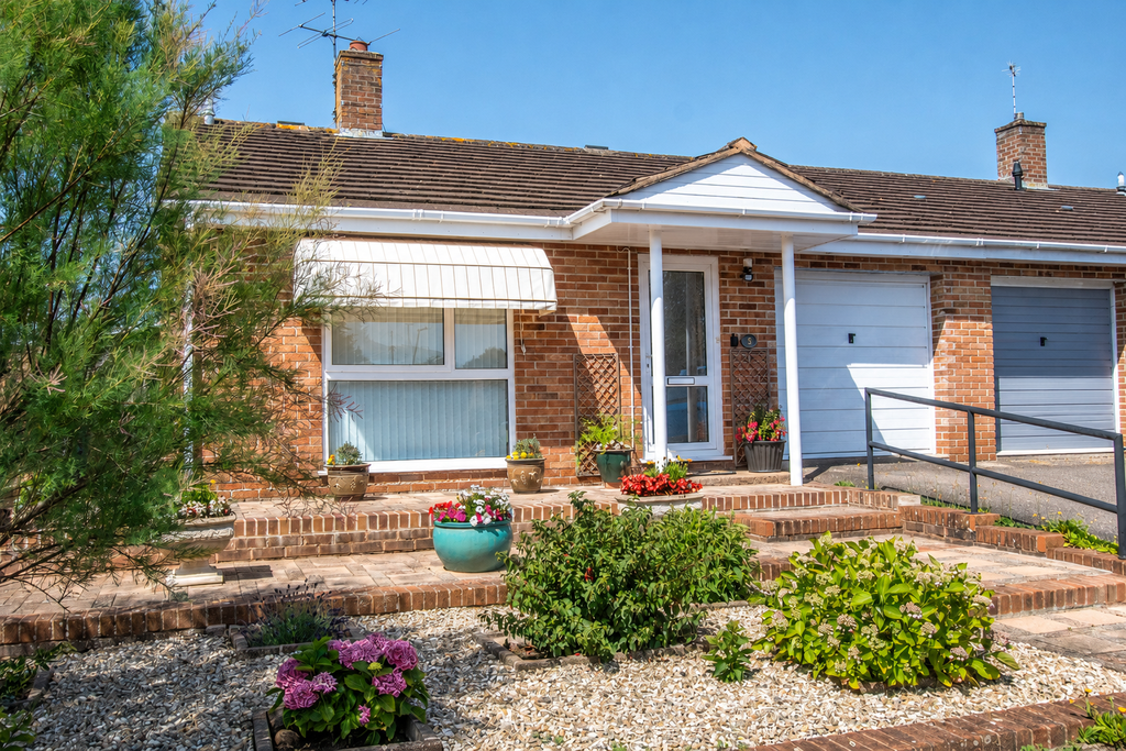 Property photo 1 of 11 Front