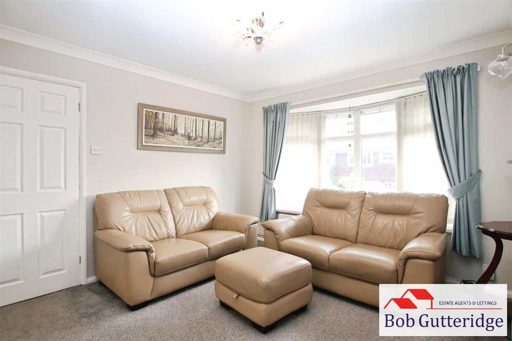 Property photo 2 of 29 Lounge