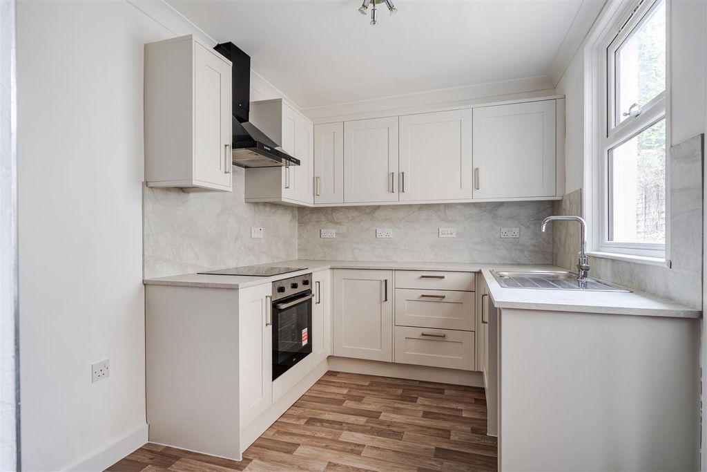 Property photo 3 of 22 1422819-8-69d7d236d5Ab9.Jpg