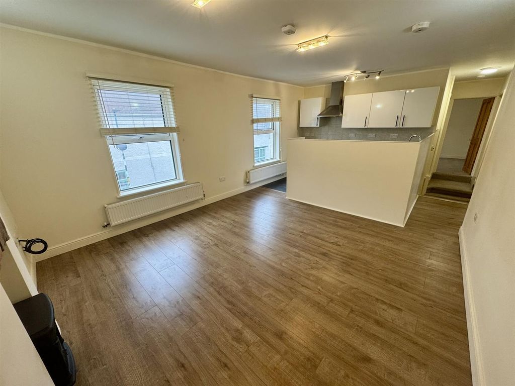 Property photo 1 of 12 Living Room