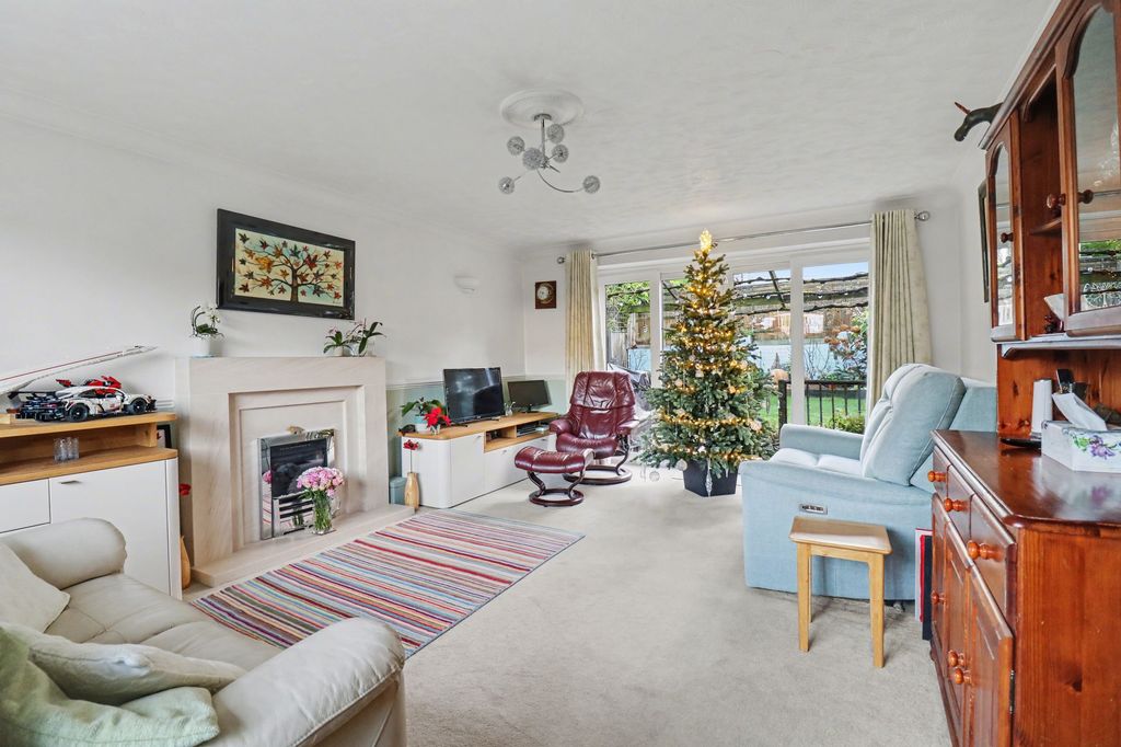 Property photo 3 of 17