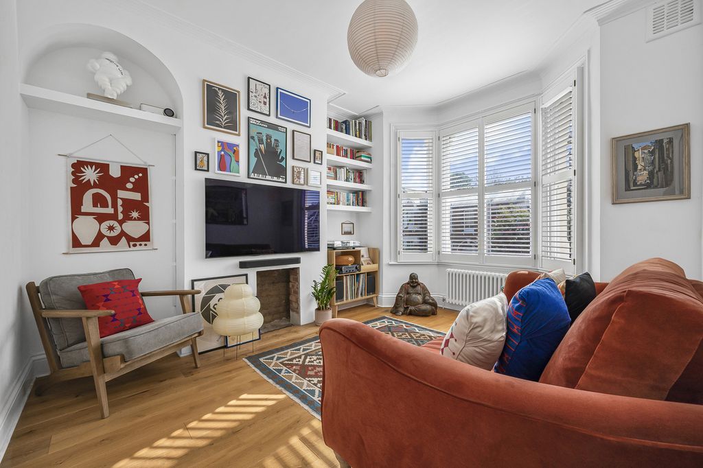 Property photo 2 of 12