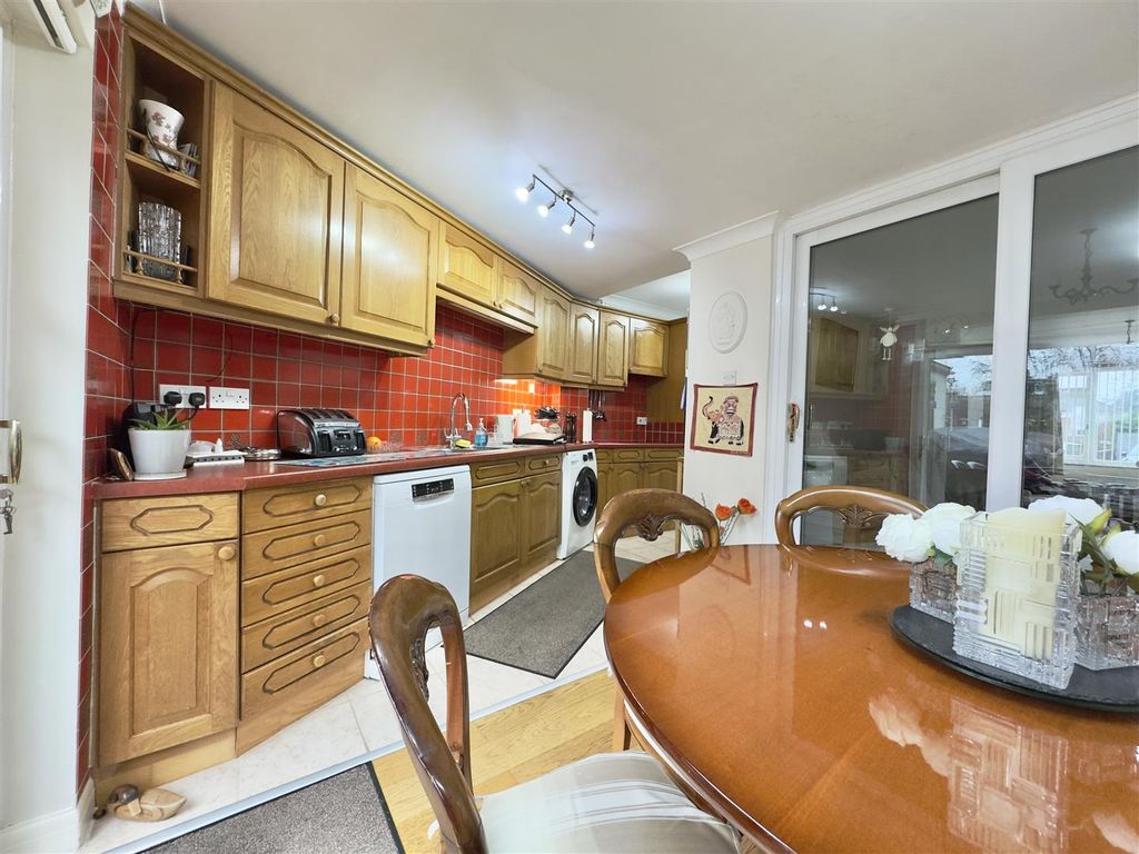 Property photo 3 of 19 Kitchen/Diner