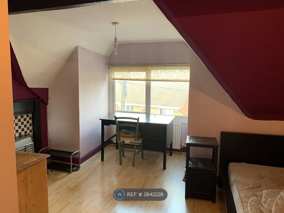 Property photo 1 of 13 Attic