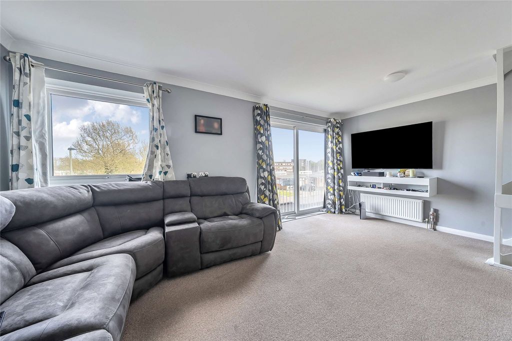 Property photo 3 of 18 Picture No. 11