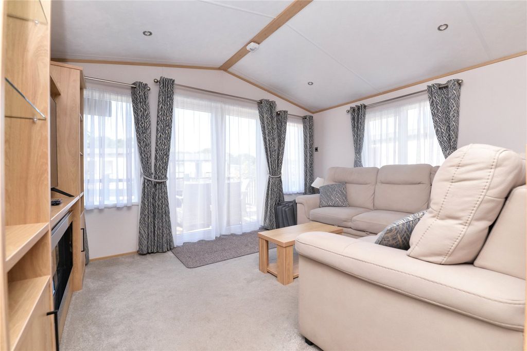 Property photo 3 of 15 Picture No. 04