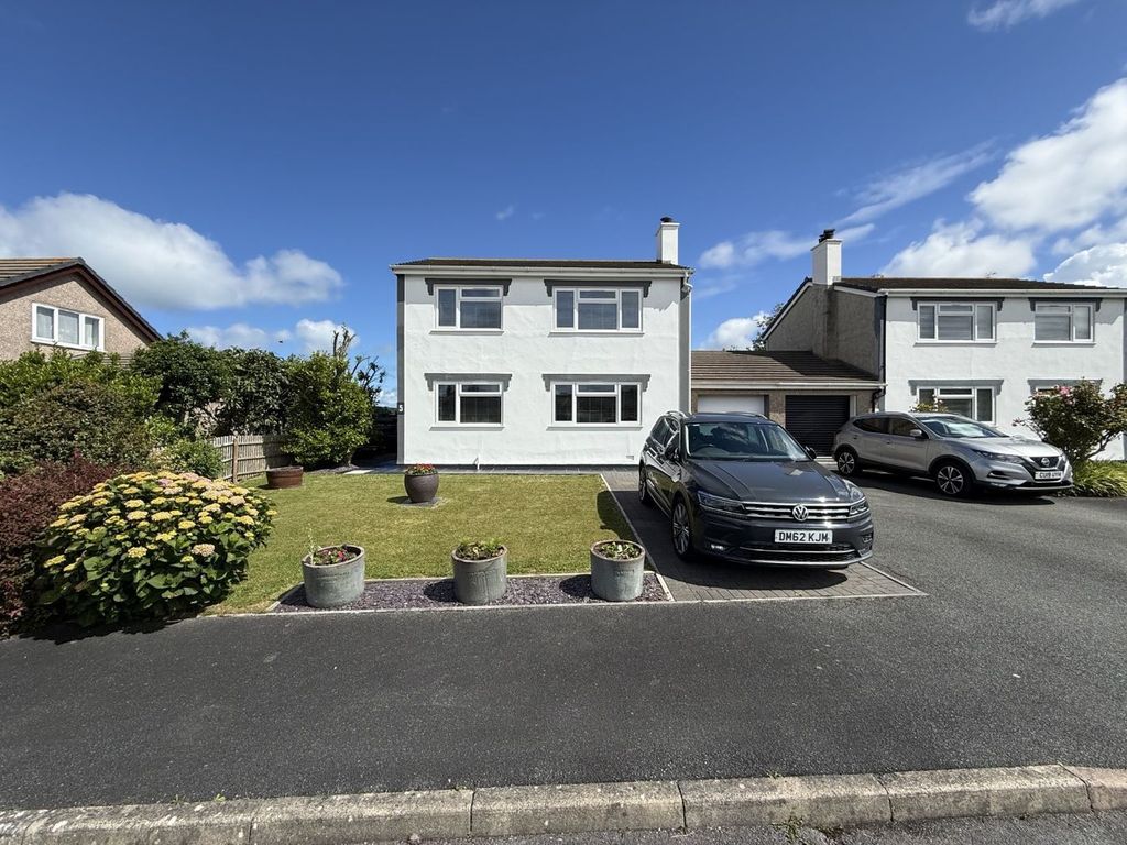 Property photo 3 of 42