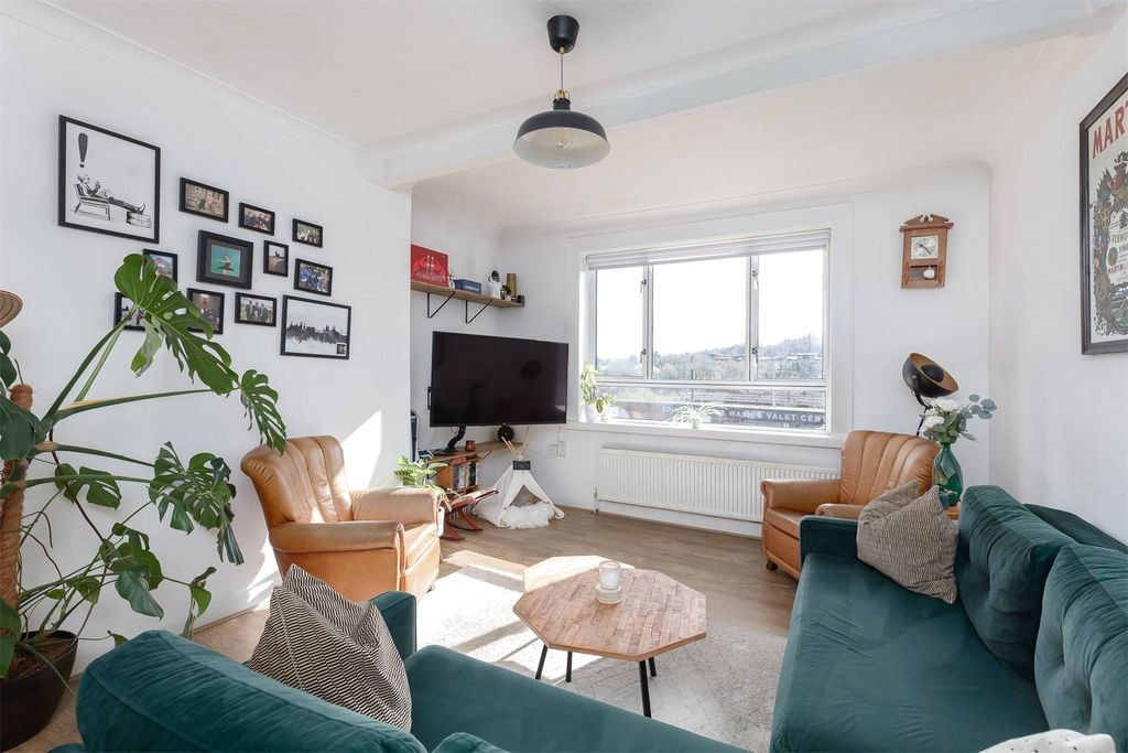 Property photo 1 of 19 Picture No. 02