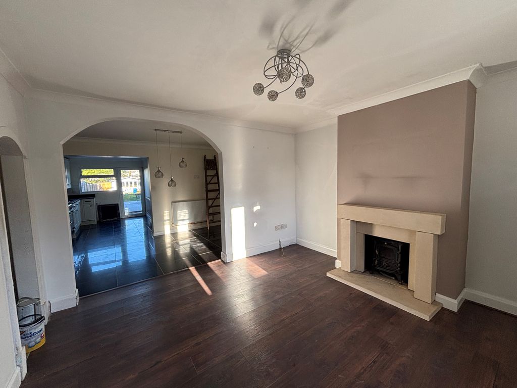 Property photo 2 of 12 Image