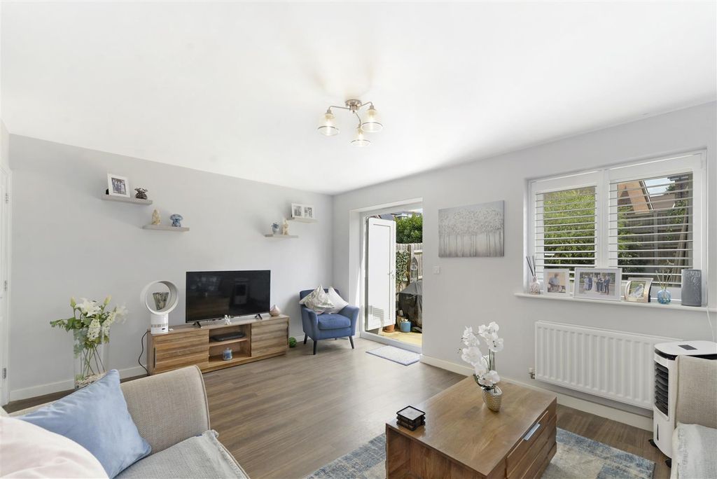 Property photo 3 of 17 7