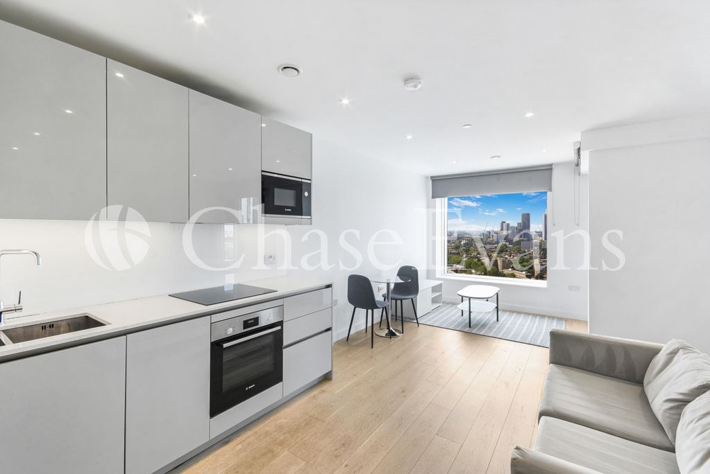 Property photo 2 of 9 Kitchen