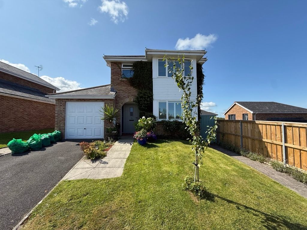 Property photo 1 of 31