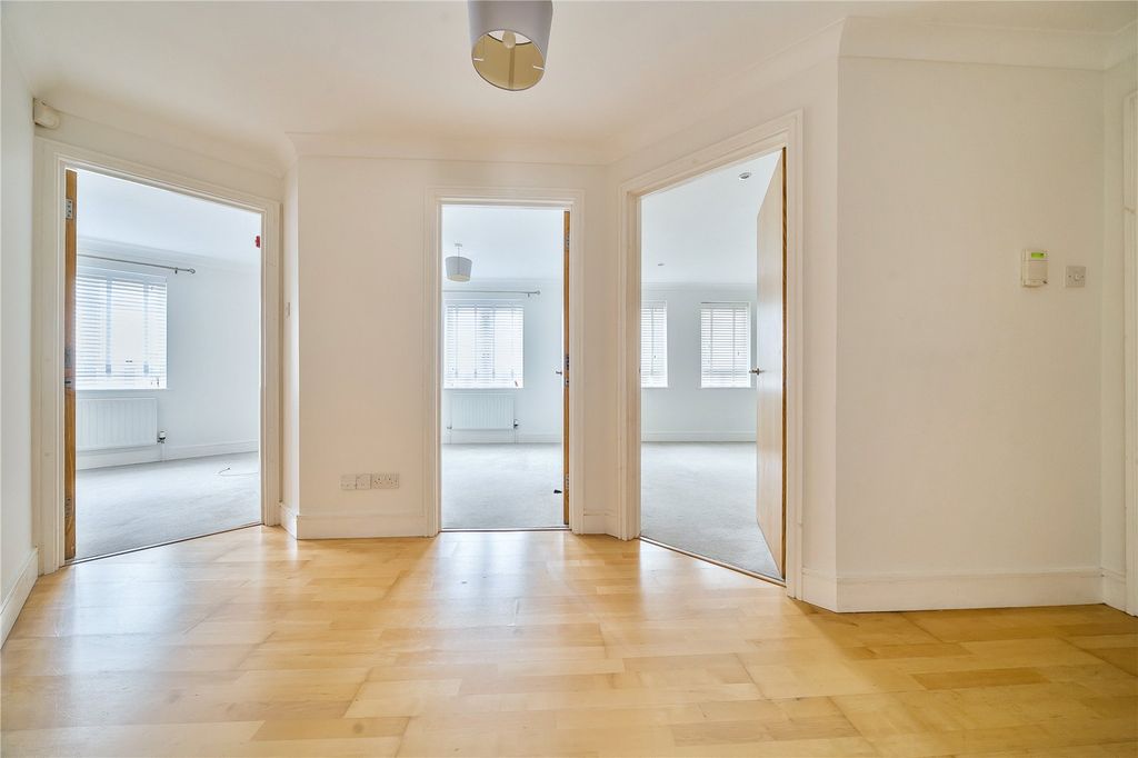 Property photo 2 of 22 Picture No. 19