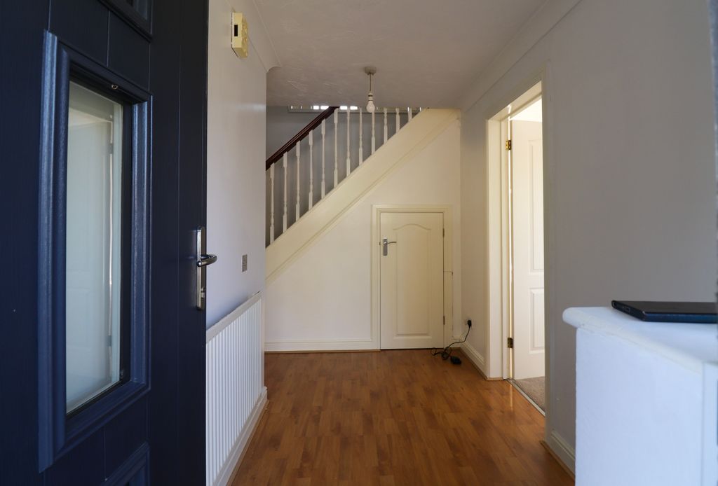 Property photo 2 of 27