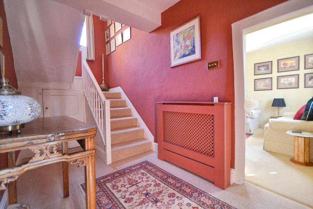 Property photo 3 of 32