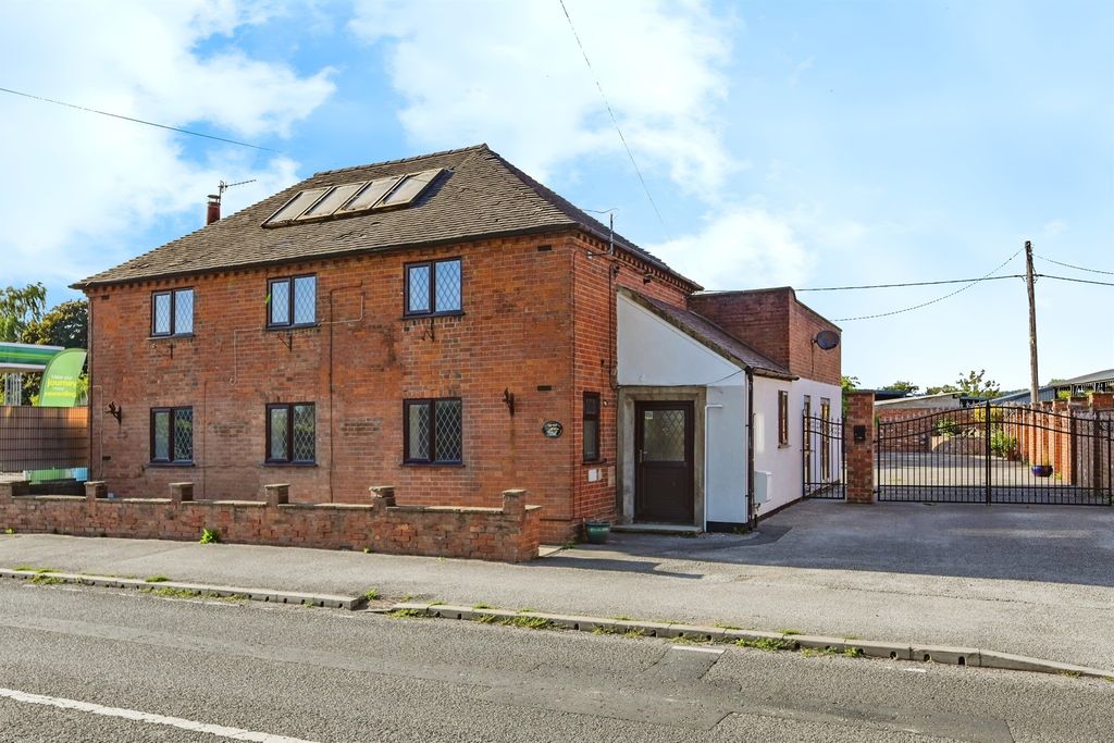 Property photo 2 of 18