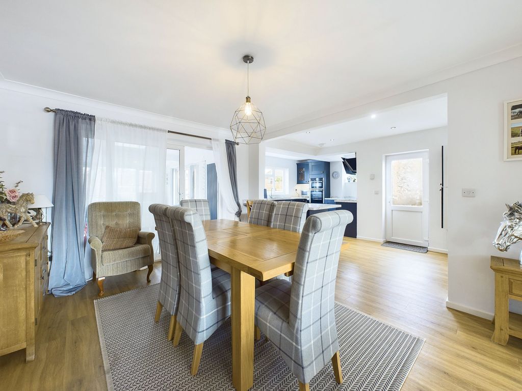 Property photo 2 of 31 Dining Area
