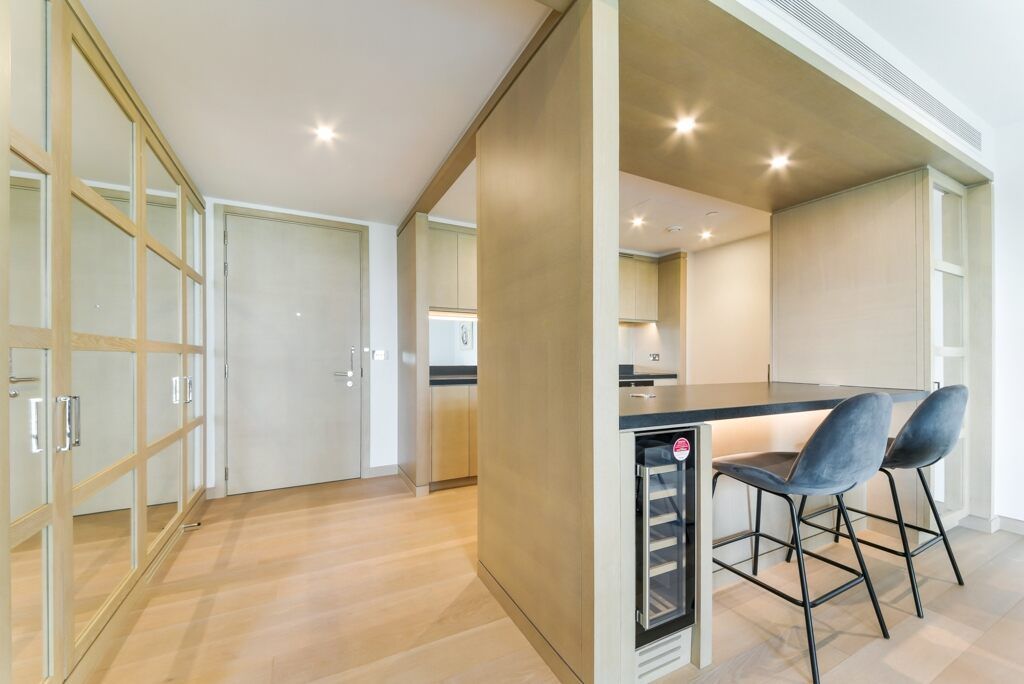 Property photo 3 of 18 Legacy Building, ...