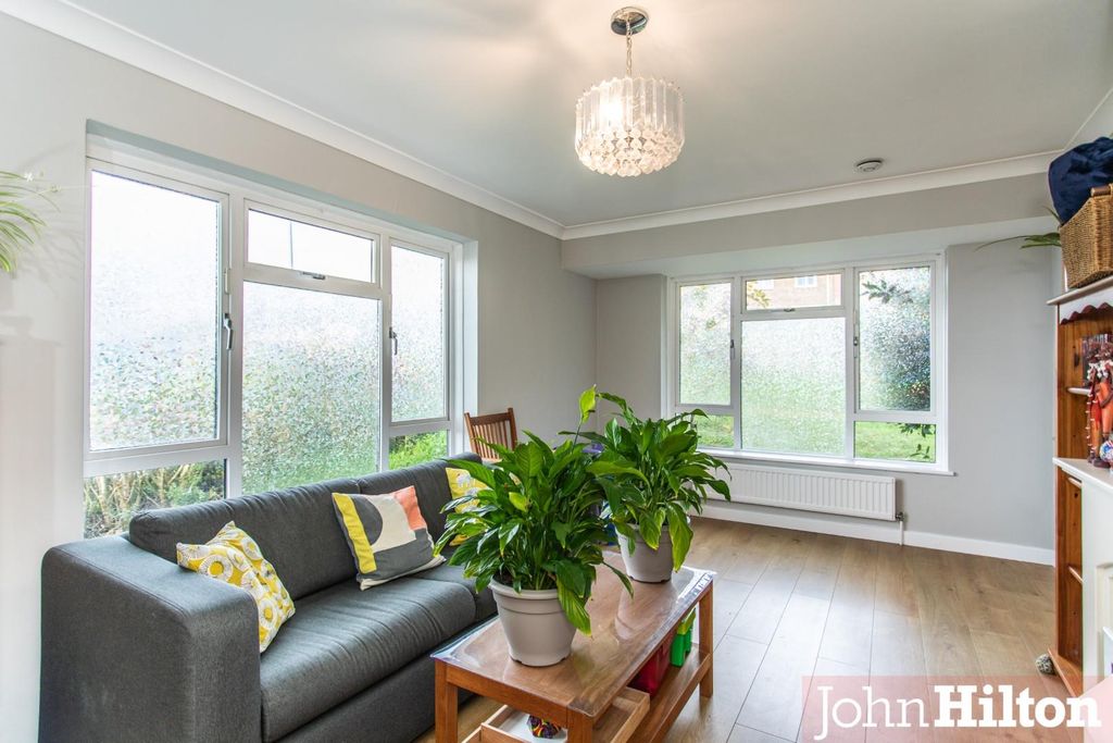 Property photo 2 of 12 Sandhurst Avenue16.Jpg