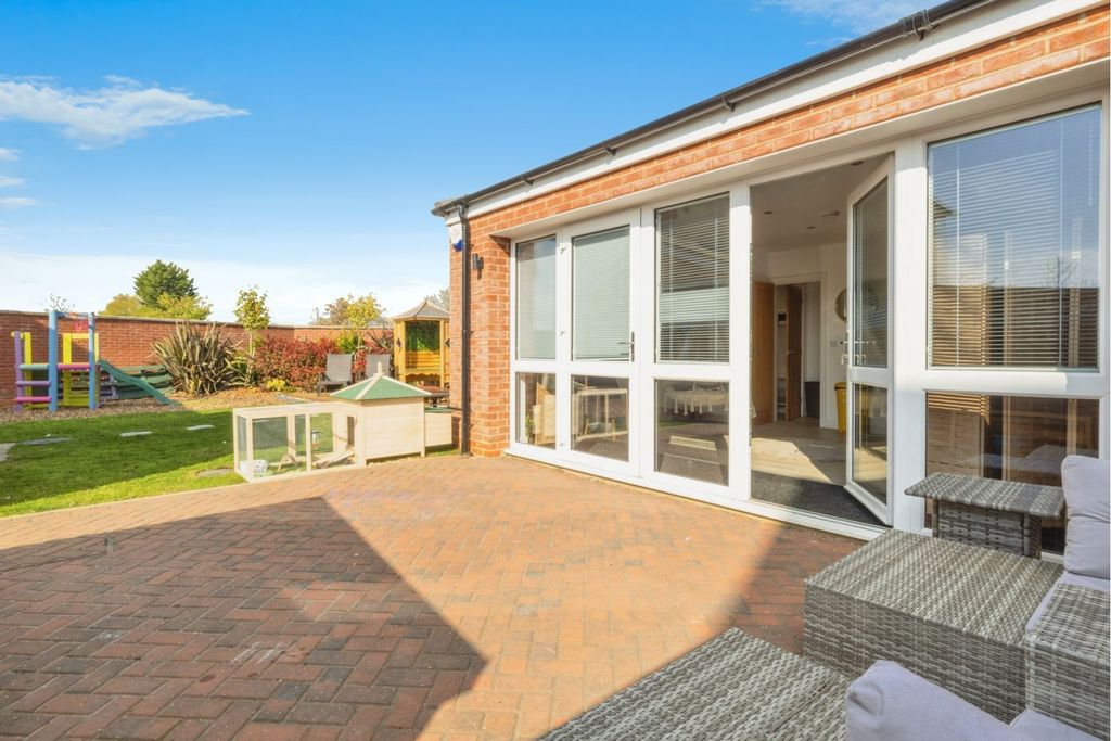 Property photo 3 of 17