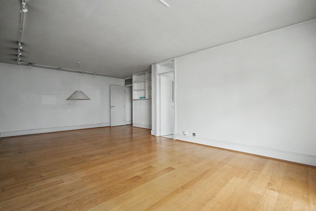 Property photo 3 of 11 Flat 58 Rennie Court, 11 Upper Ground, Southwark, London, Se1 9Lp