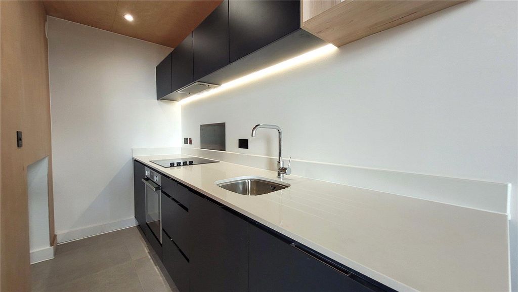 Property photo 3 of 9 Kitchen