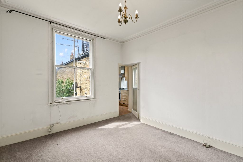 Property photo 2 of 9 Picture No. 17