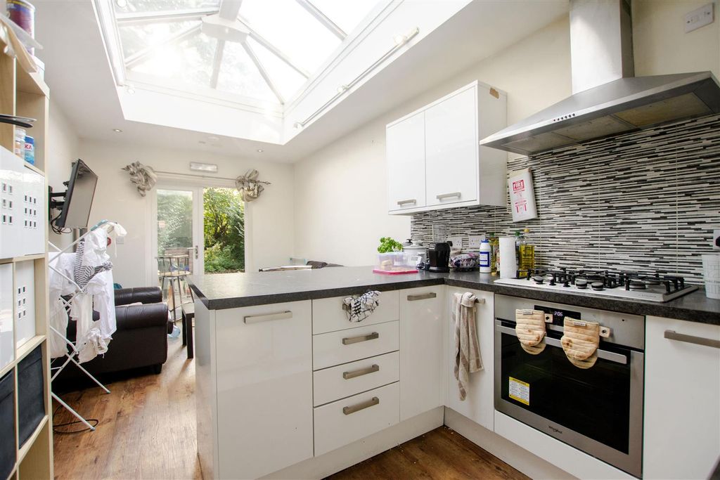 Property photo 3 of 13 Approach