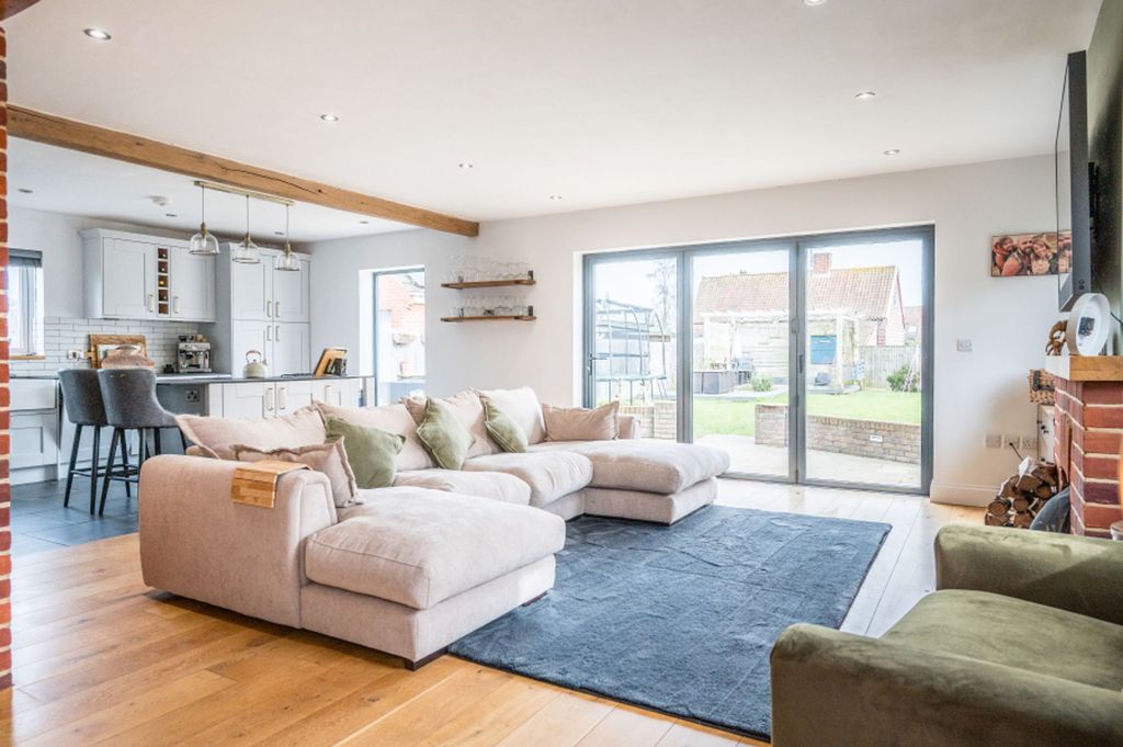 Additional image 7 of 4 bed property for saleSouthfield Drive, Leiston IP16