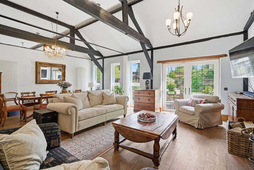 Property photo 2 of 37 Akeman Residential