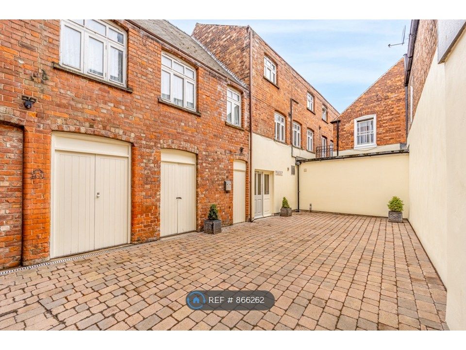 Property photo 1 of 10 Private Courtyard