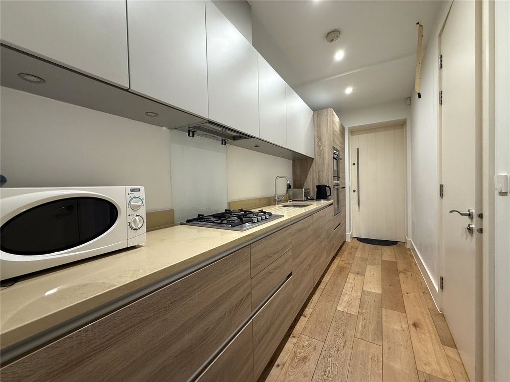 Property photo 2 of 15 Picture No. 04