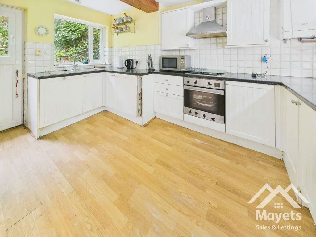 Property photo 3 of 27
