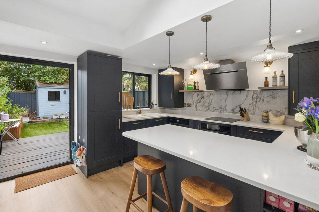 Property photo 3 of 16 Kitchen