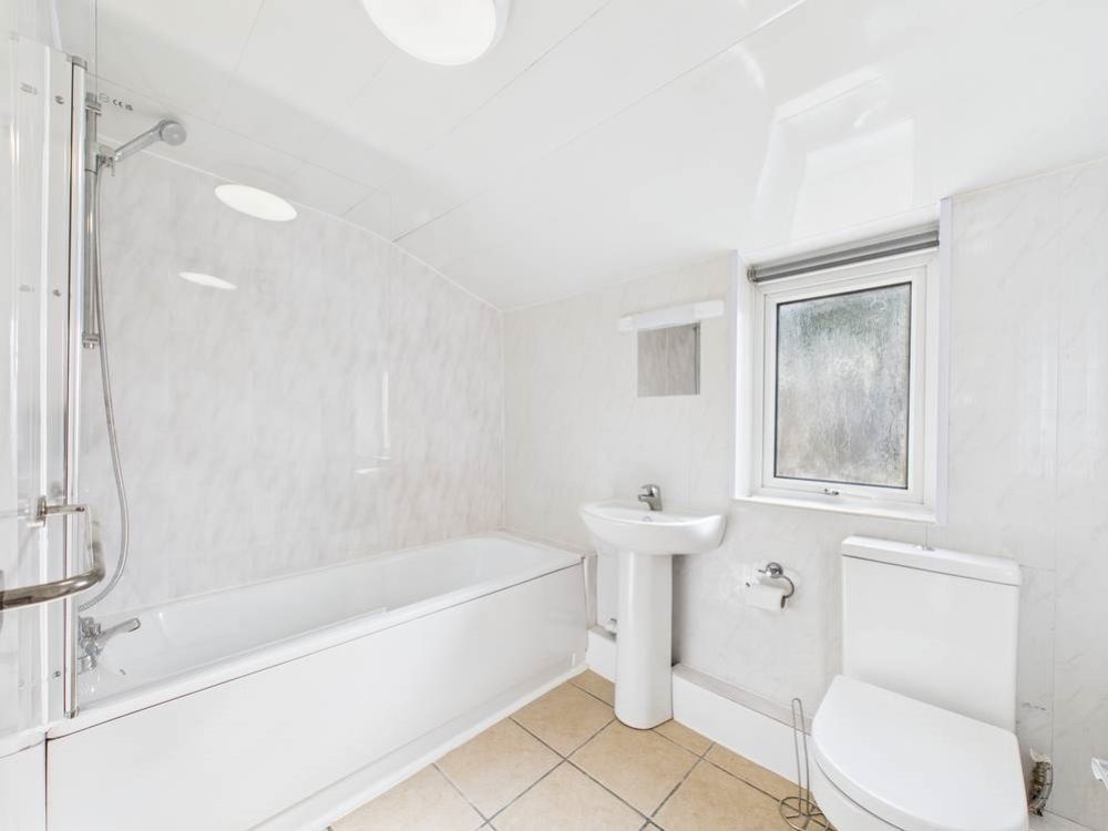 Property photo 3 of 10 Cam03062G0-Pr0187-Still004-Thumbnail-H750-70