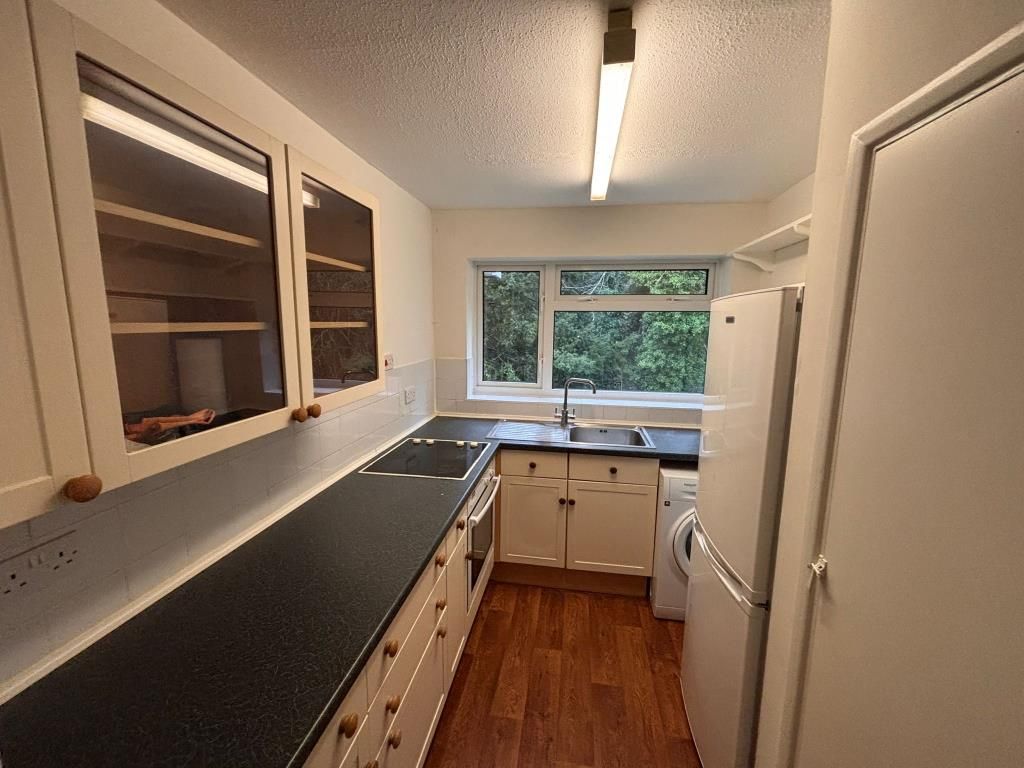 Property photo 2 of 6 Kitchen