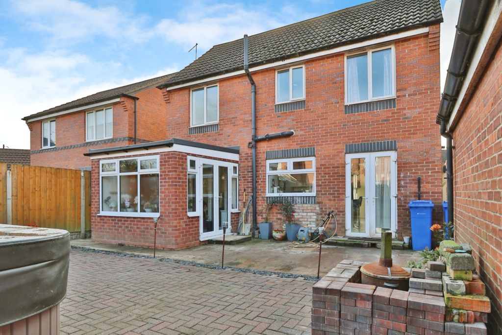 Property photo 2 of 16 3684635