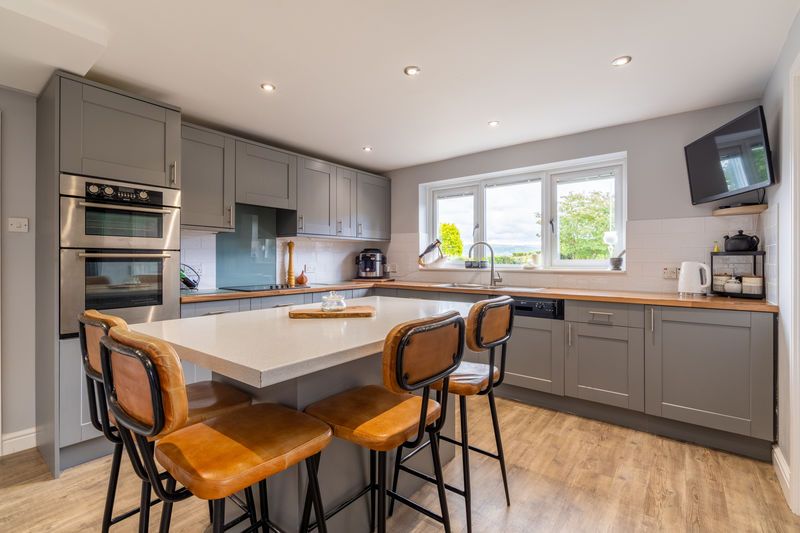 Property photo 3 of 20 Kitchen