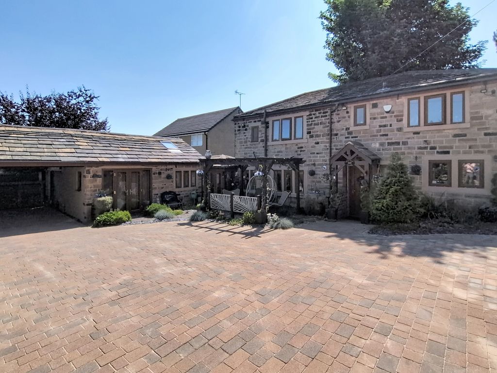 Property photo 1 of 33 386-Oxford-Road_00023