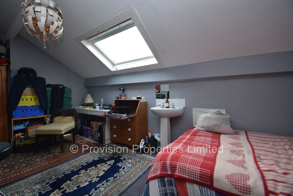 Property photo 3 of 7 Photo