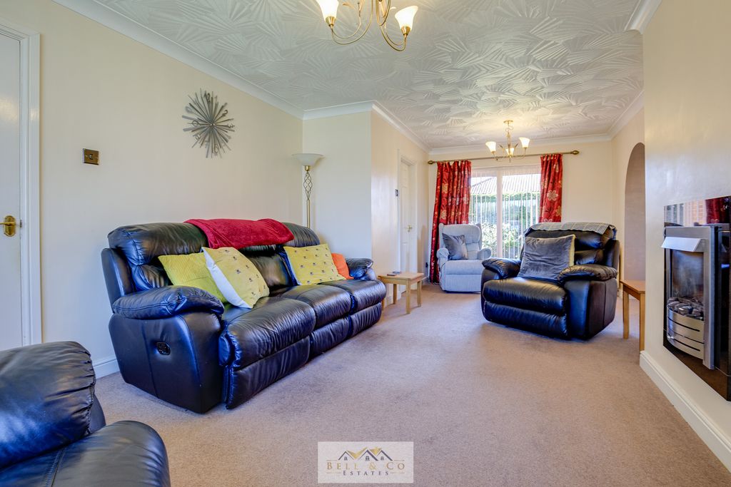 Property photo 3 of 27