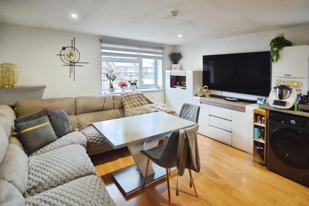 Property photo 2 of 6