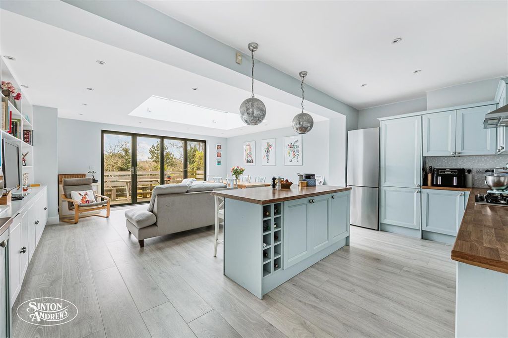 Property photo 2 of 19 57 Boston Gardens-6.Jpg