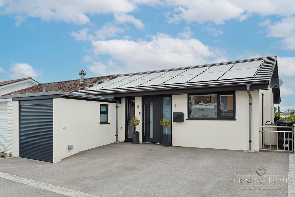 Property photo 2 of 27 4320613