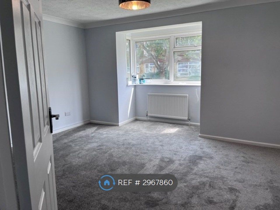 Property photo 3 of 6 Main Bedroom