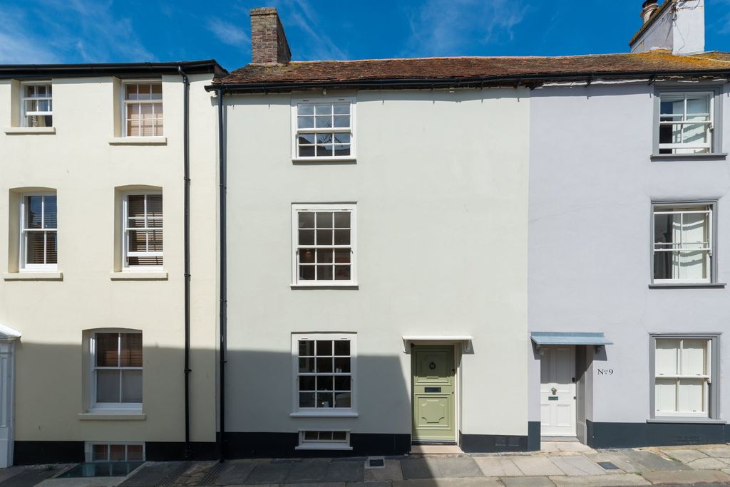 Property photo 1 of 32