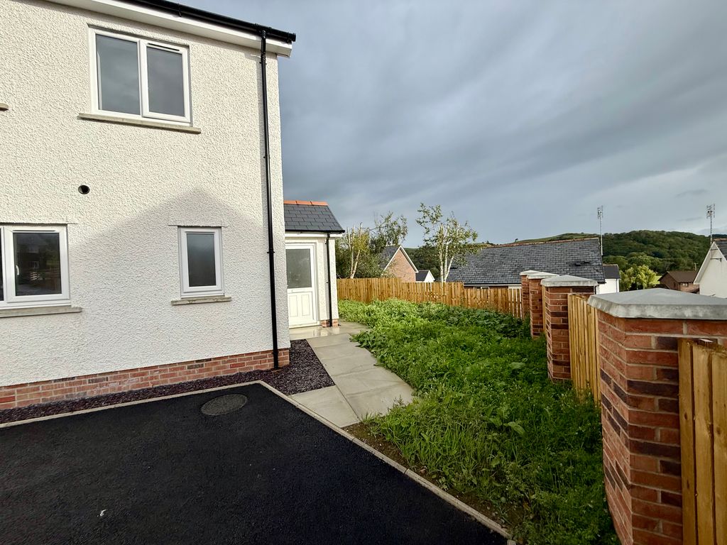 Property photo 2 of 3