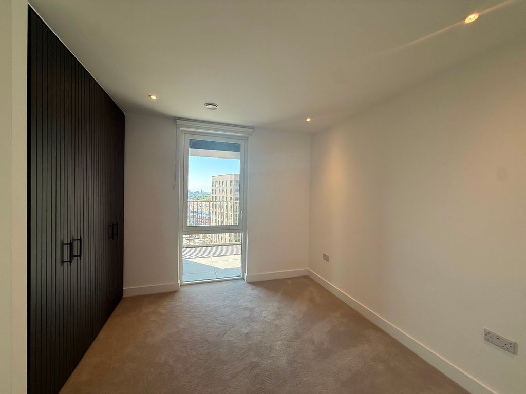 Property photo 3 of 23